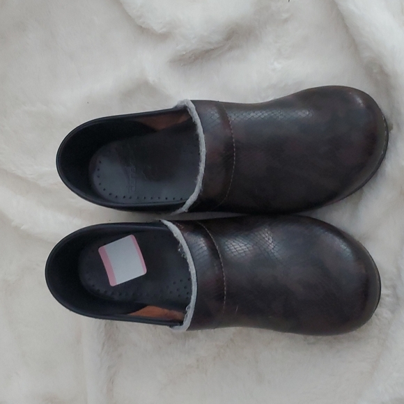 Dansko Python Snakeskin Clogs - Picture 2 of 9